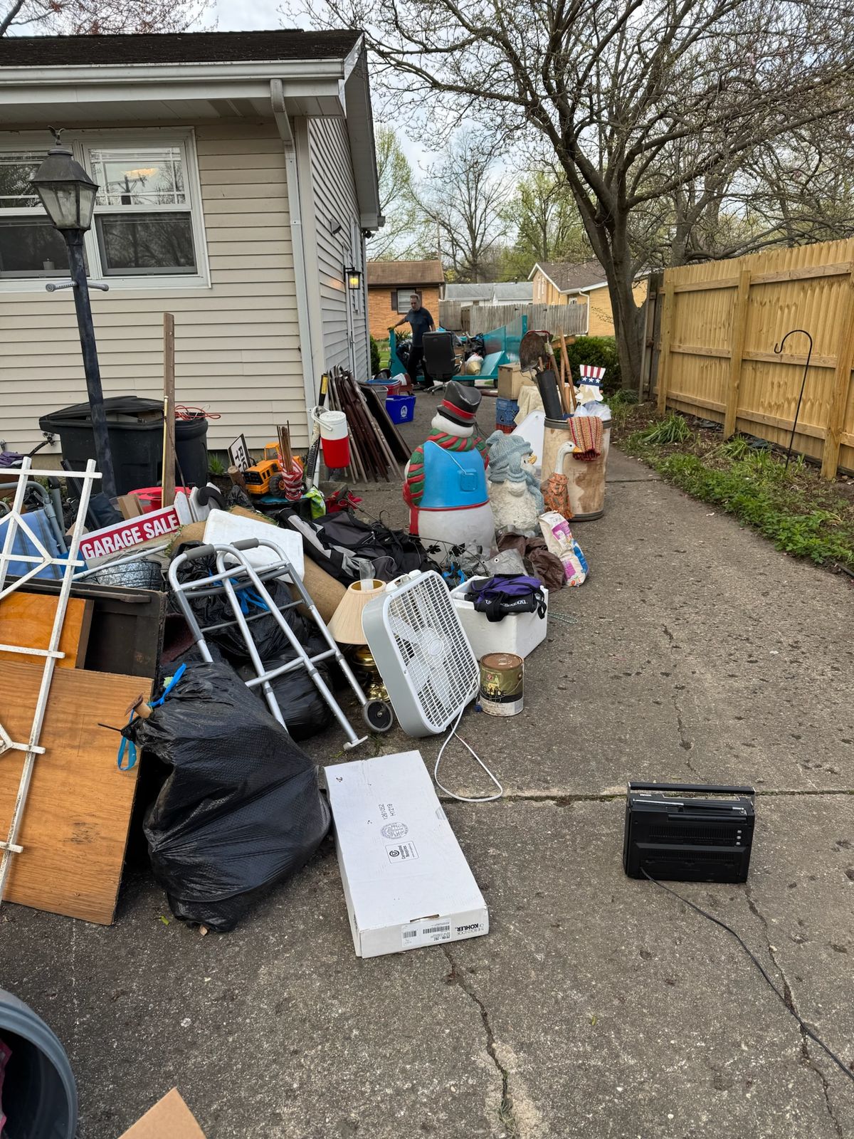 Driveway junk removal in Aurora, CO
