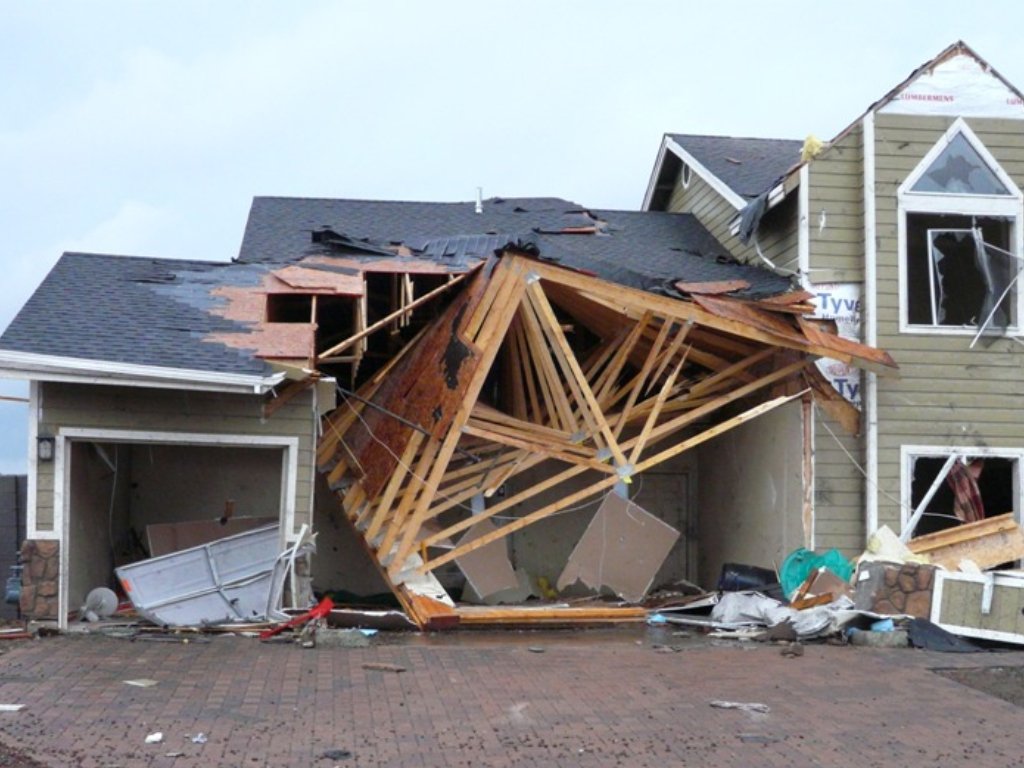 Tornado and wind damage claim help in Pasadena, TX